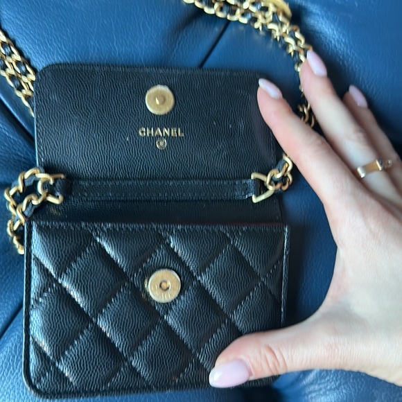 Chanel 2022 vanity on chain. Bought in St. Tropez boutique in 2022 - Picture 2 of 7